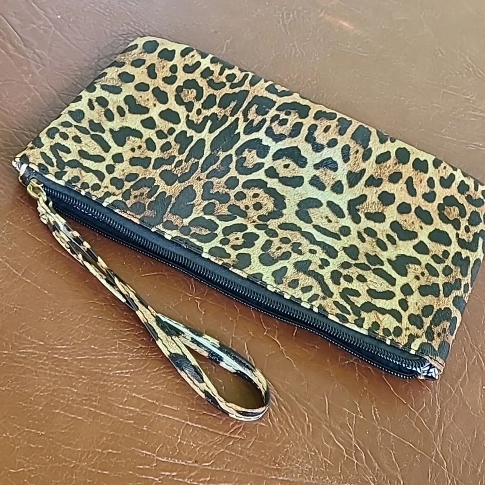 Leopard Print Clutch‎ with Wrist Strap